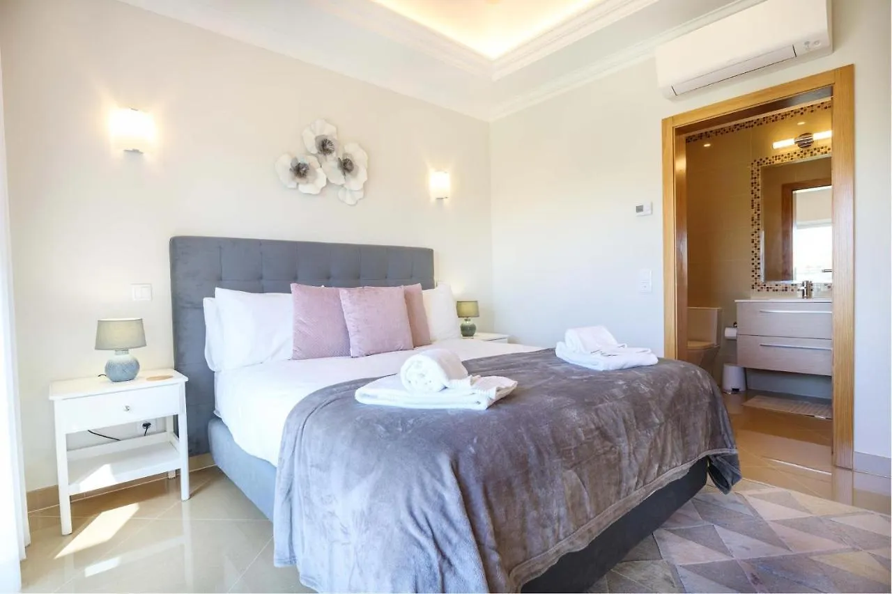 Casa Da Boa Vida At Boa Vista Golf Resort Bayview Lagos 0*,
